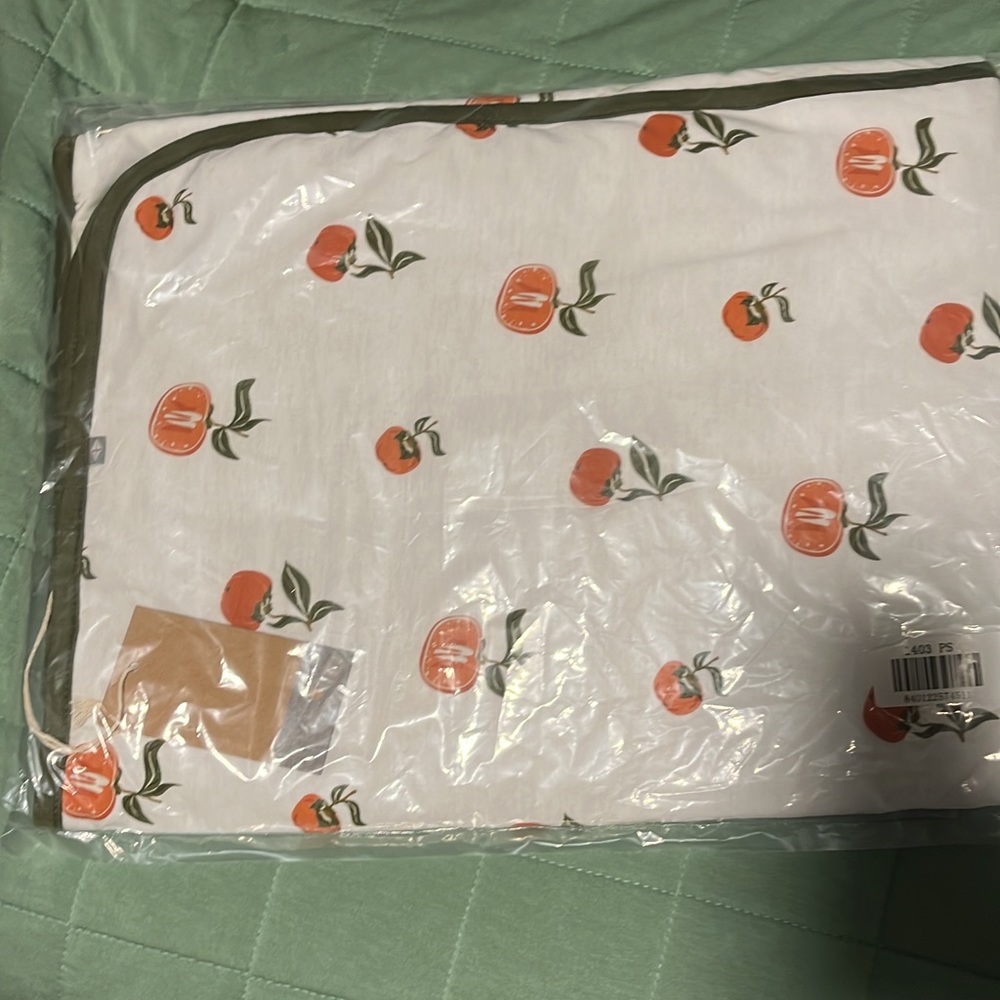 Kytebaby NIB baby blanket in persimmon